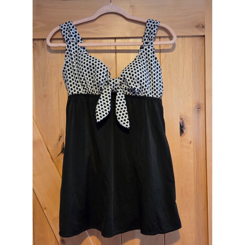 Studio Works One Piece Swim Dress Size XL Black White Bow Chain Print Geometric